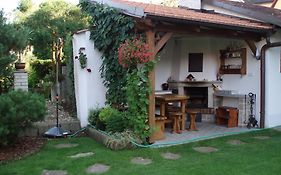 B&B Nika